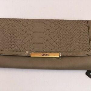 GUESS Clutch Wallet Purse Handbag Evening Bag Beig